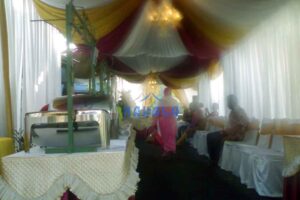 Tenda Dekorasi VIP Tirai Nuansa Putih Maroon Gold Tenda Dekor Tutup