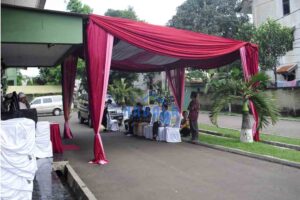 Tenda Dekorasi Serut Nuansa Maroon Pink Tenda Gate